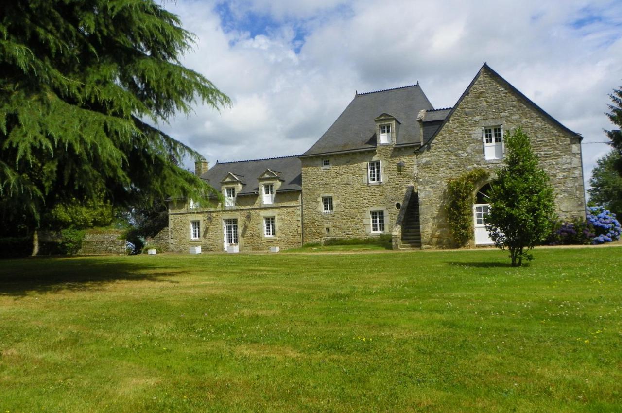 Manoir De Saint-Fiacre Bed & Breakfast Malansac Exterior photo