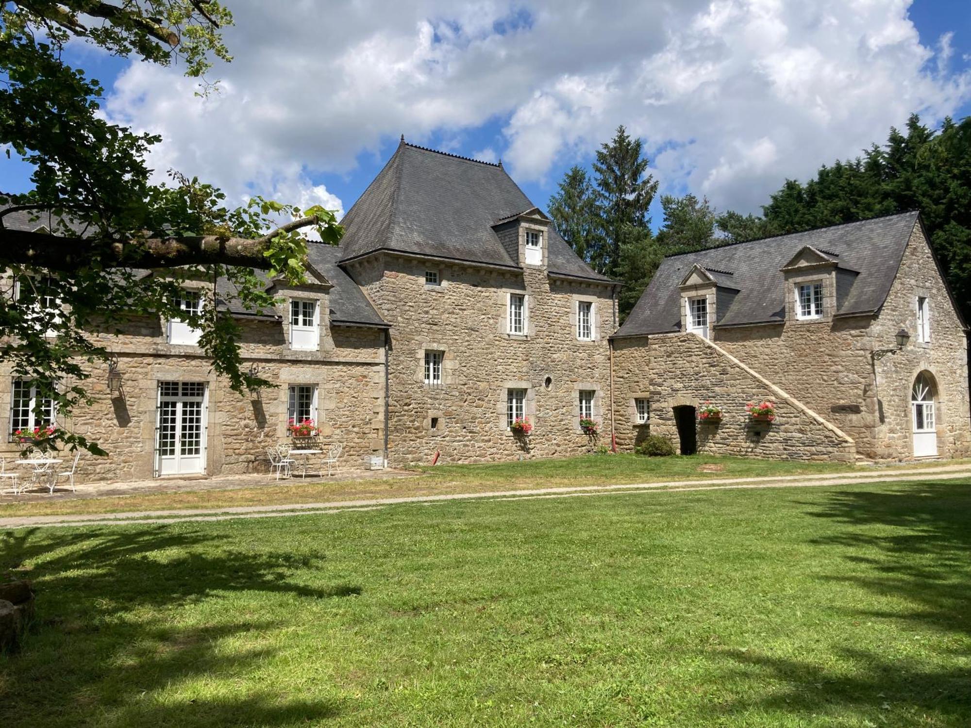 Manoir De Saint-Fiacre Bed & Breakfast Malansac Exterior photo